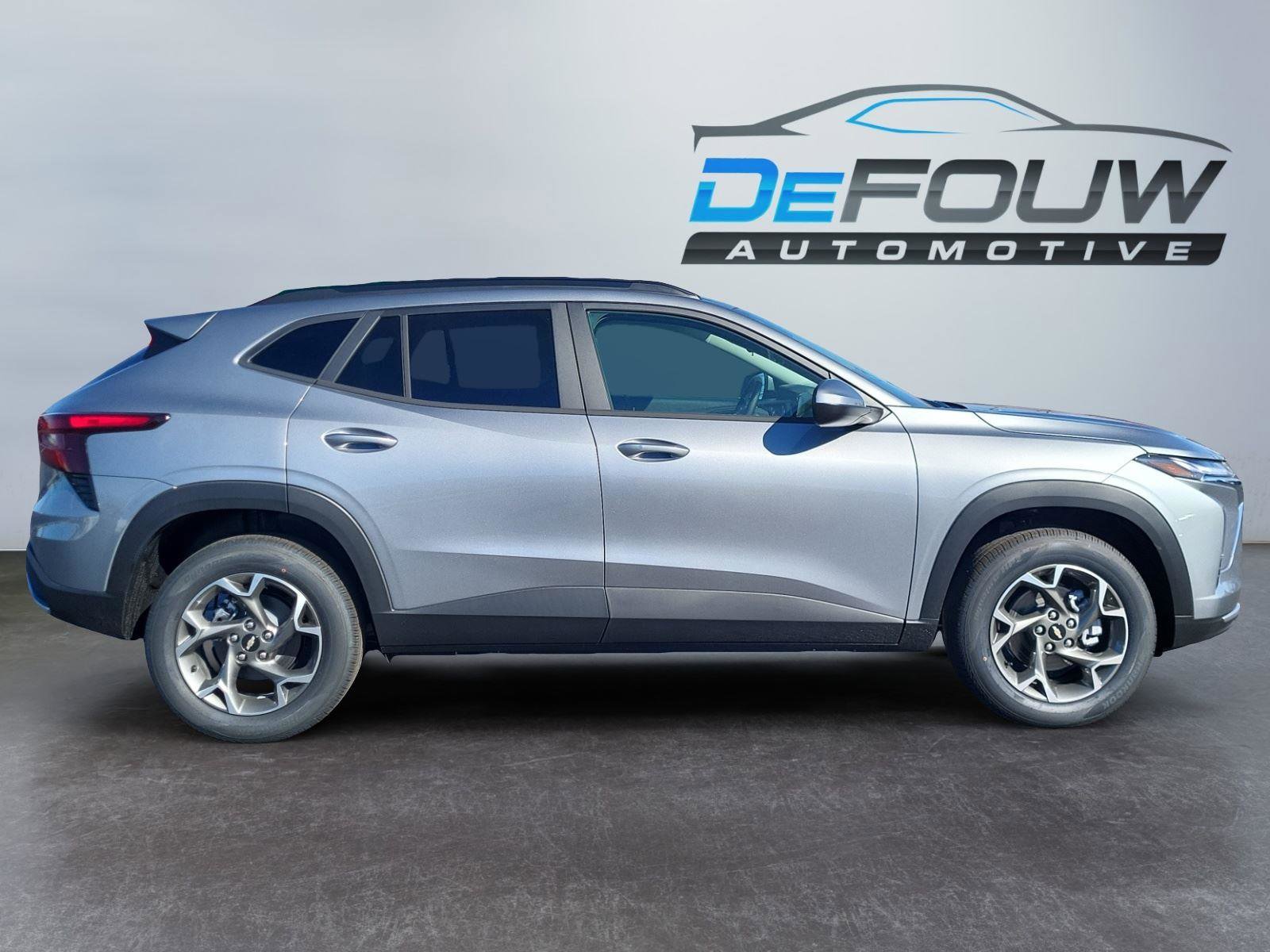 New 2026 Chevrolet Trax LT w/ Sunroof Package FWD image 2
