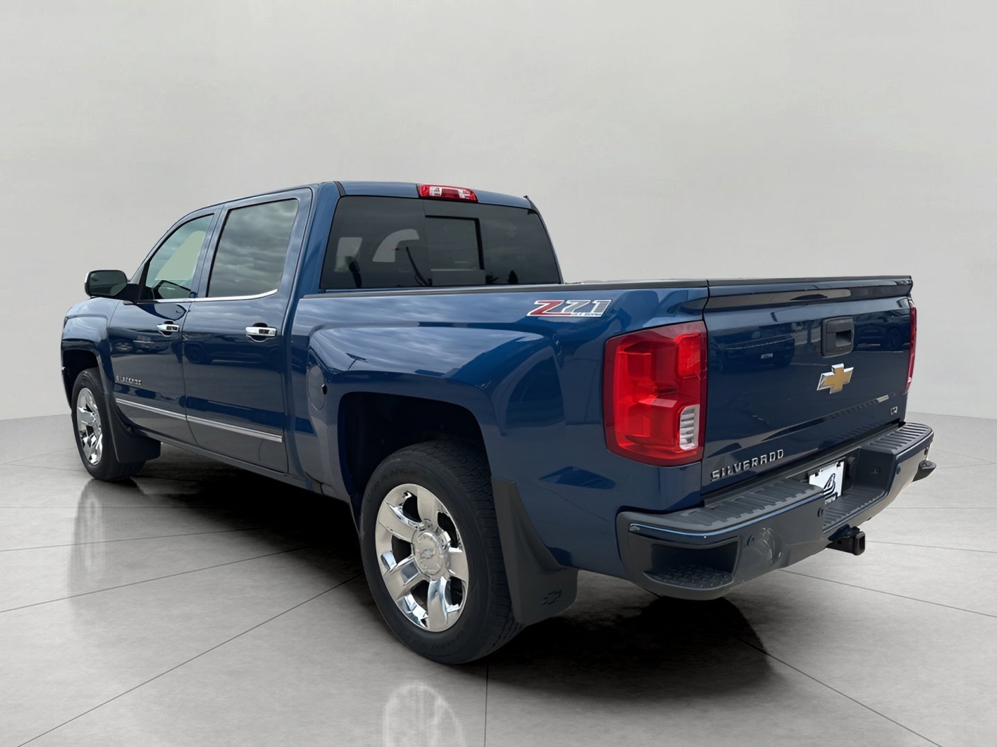 Used 2017 Chevrolet Silverado 1500 LTZ Z71 w/ LTZ Plus Package image 5