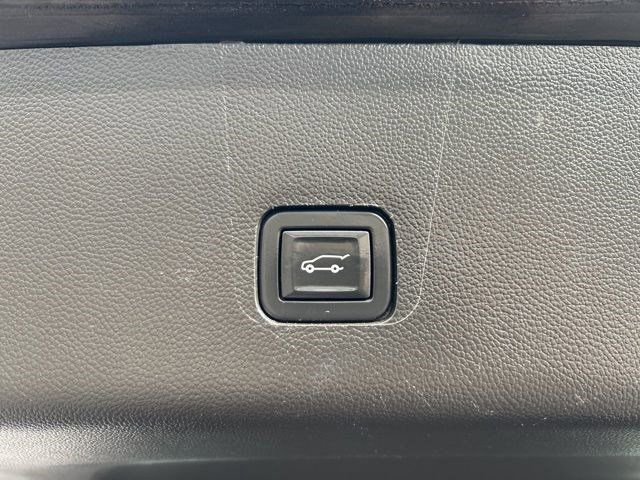 Used 2020 Chevrolet Traverse LT image 37