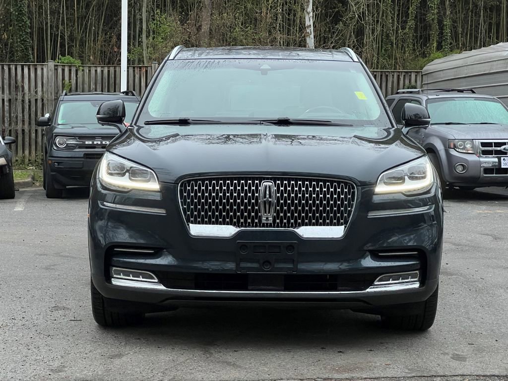 Used 2022 Lincoln Aviator Reserve w/ Equipment Group 201A image 2