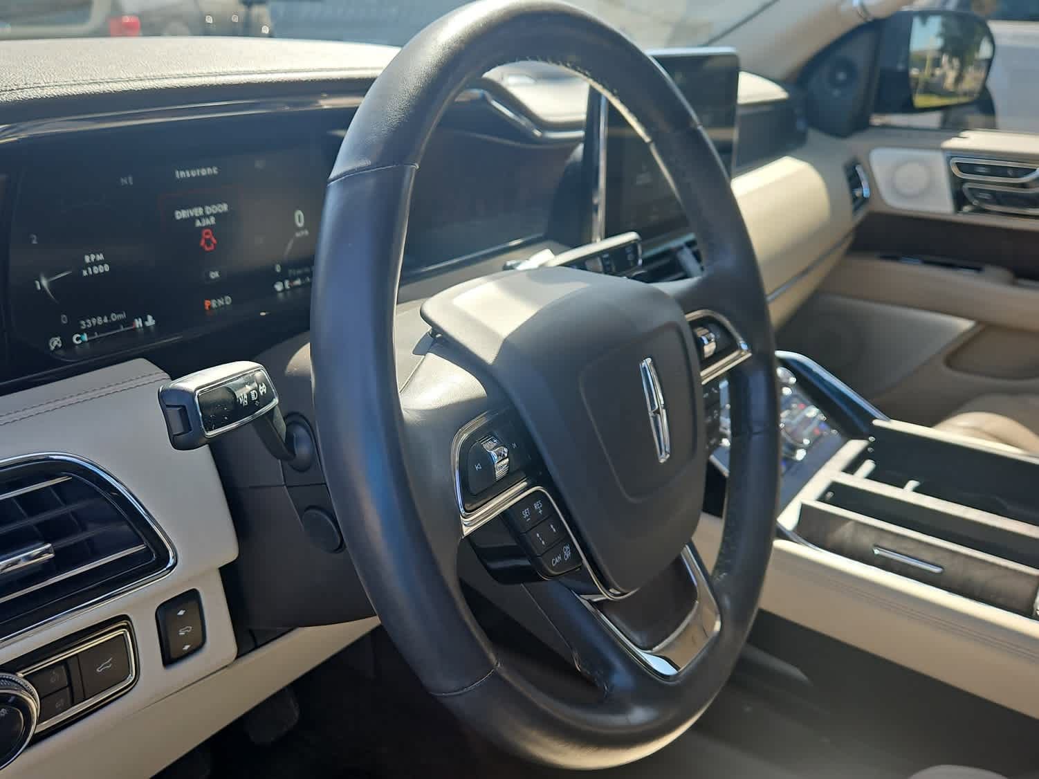 Used 2021 Lincoln Navigator Reserve w/ Luxury Package AWD/4WD image 2