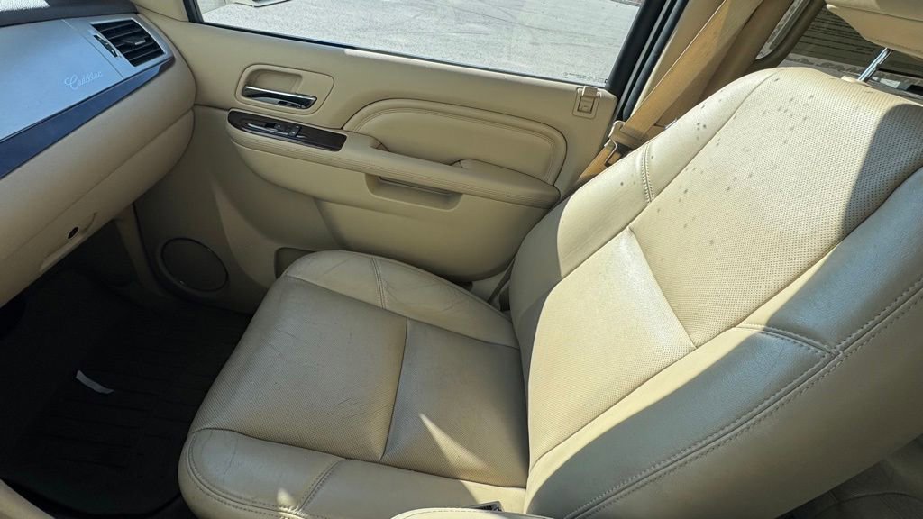 Used 2014 Cadillac Escalade ESV Luxury AWD/4WD image 29