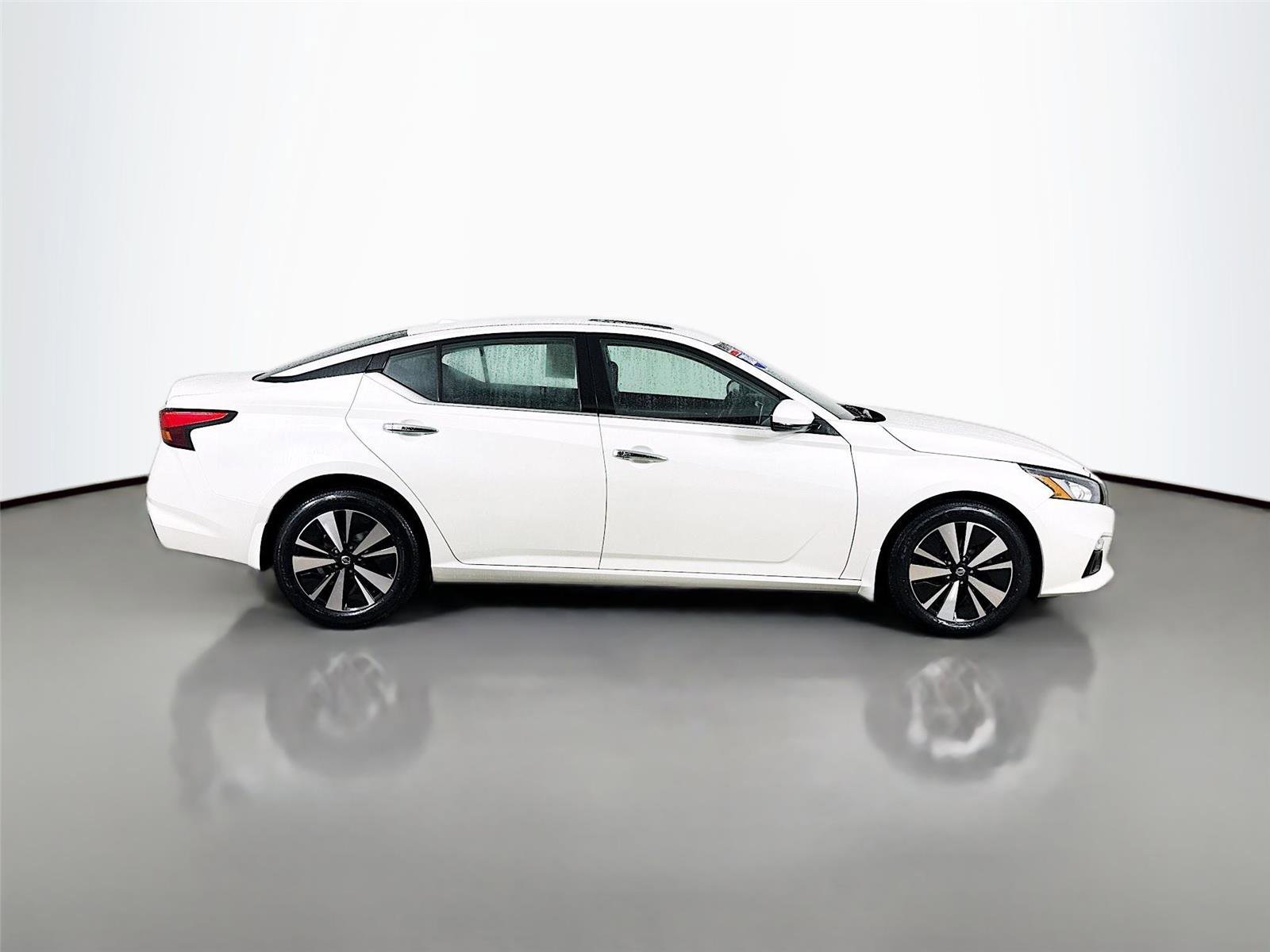 Used 2020 Nissan Altima 2.5 SV image 10