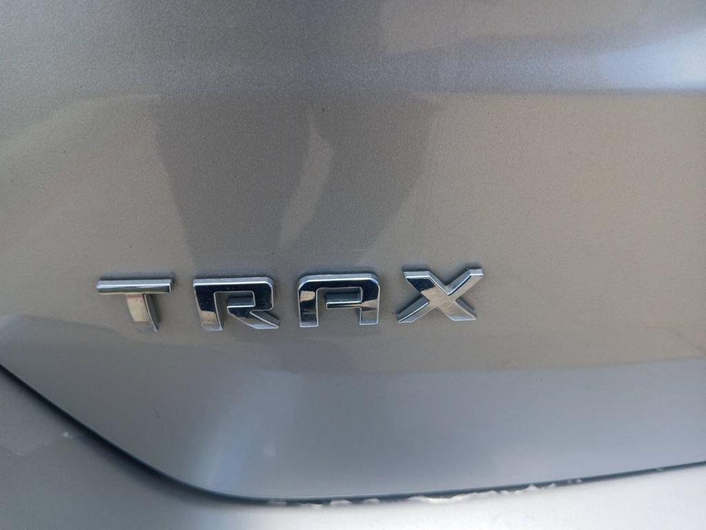 Used 2018 Chevrolet Trax LS FWD image 28