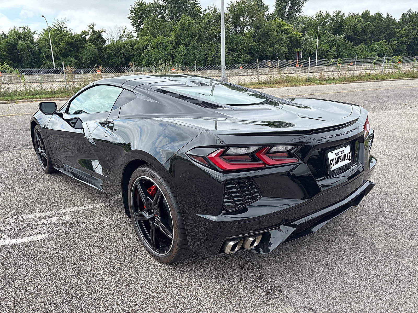 Used 2024 Chevrolet Corvette Stingray Coupe w/ Body-Color Dual Roof Package image 5