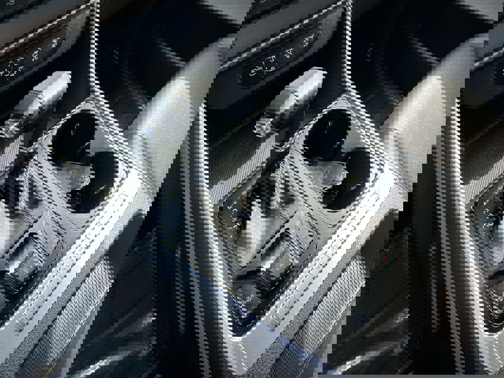 Used 2025 Kia Carnival image 20