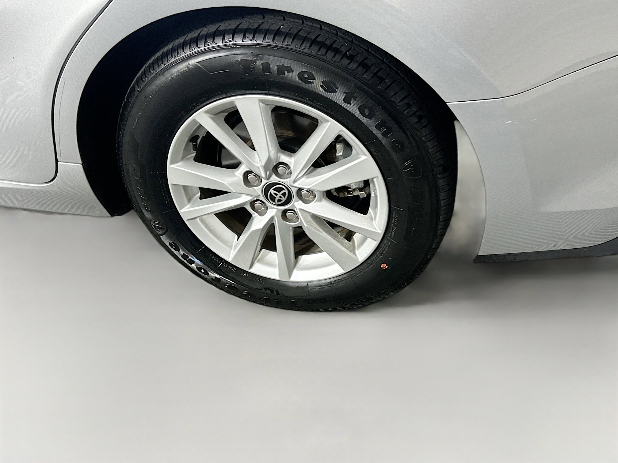 Used 2025 Toyota Camry LE image 11