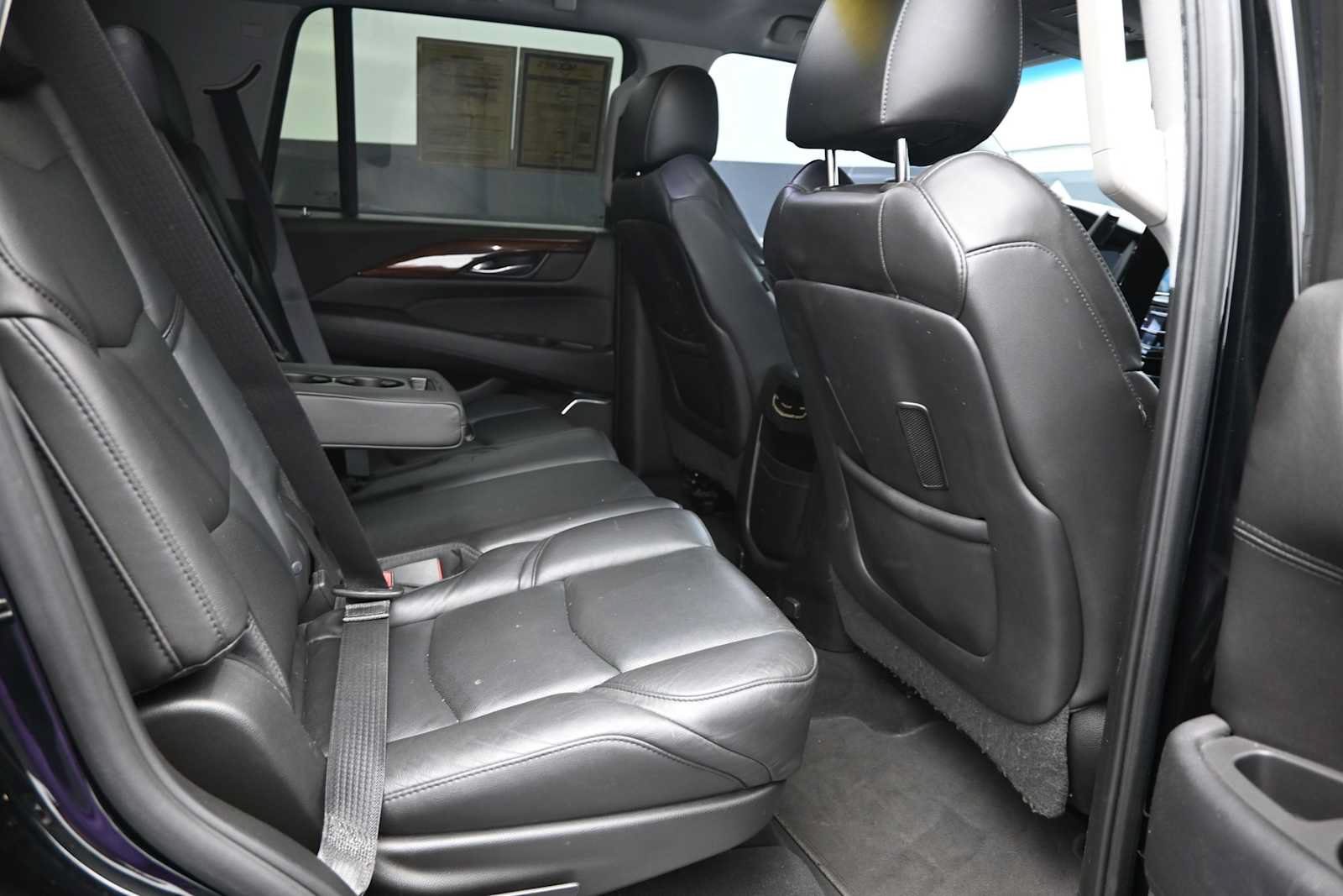 Used 2018 Cadillac Escalade 4WD image 18