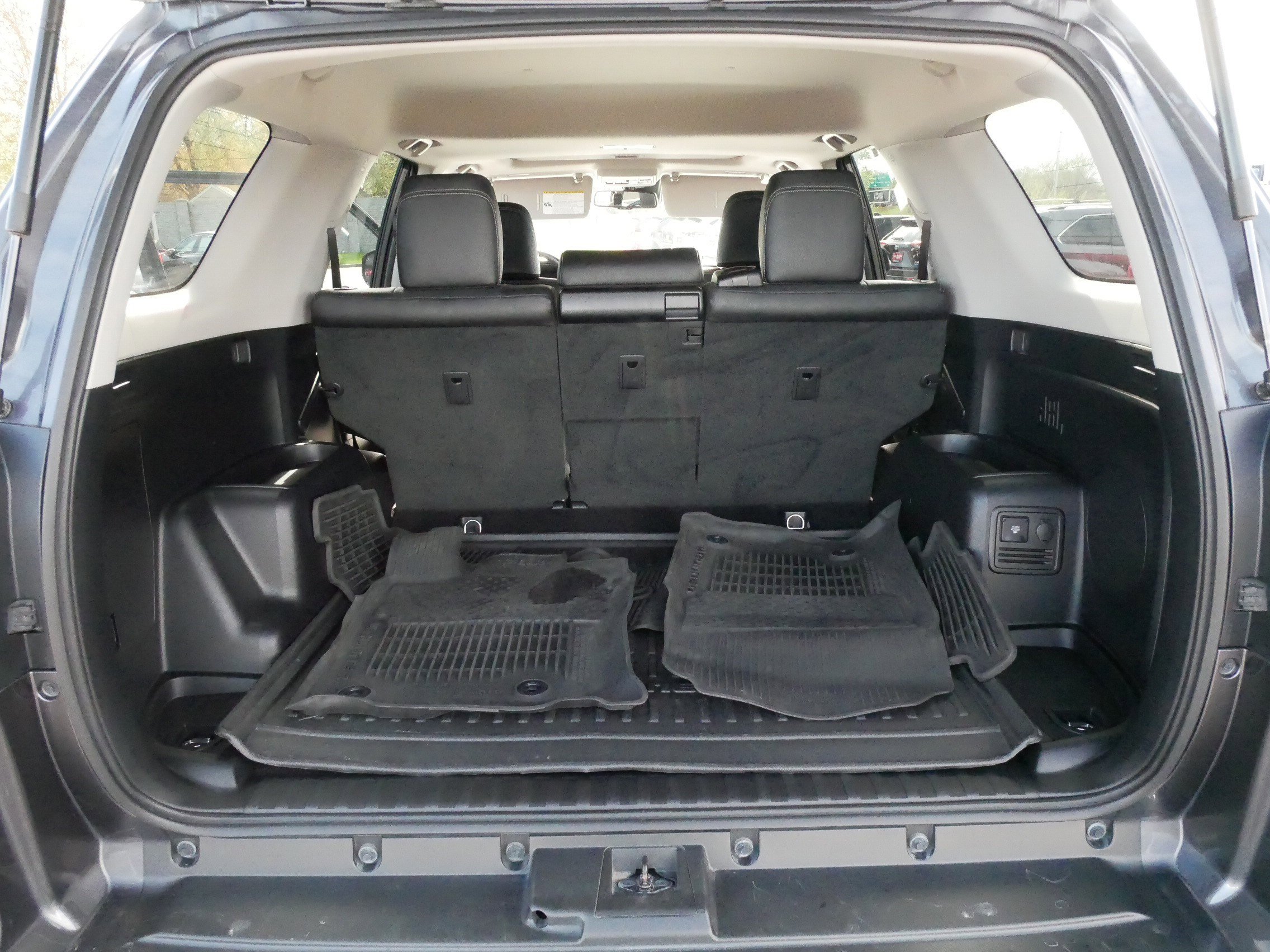 Used 2022 Toyota 4Runner Limited AWD/4WD image 18
