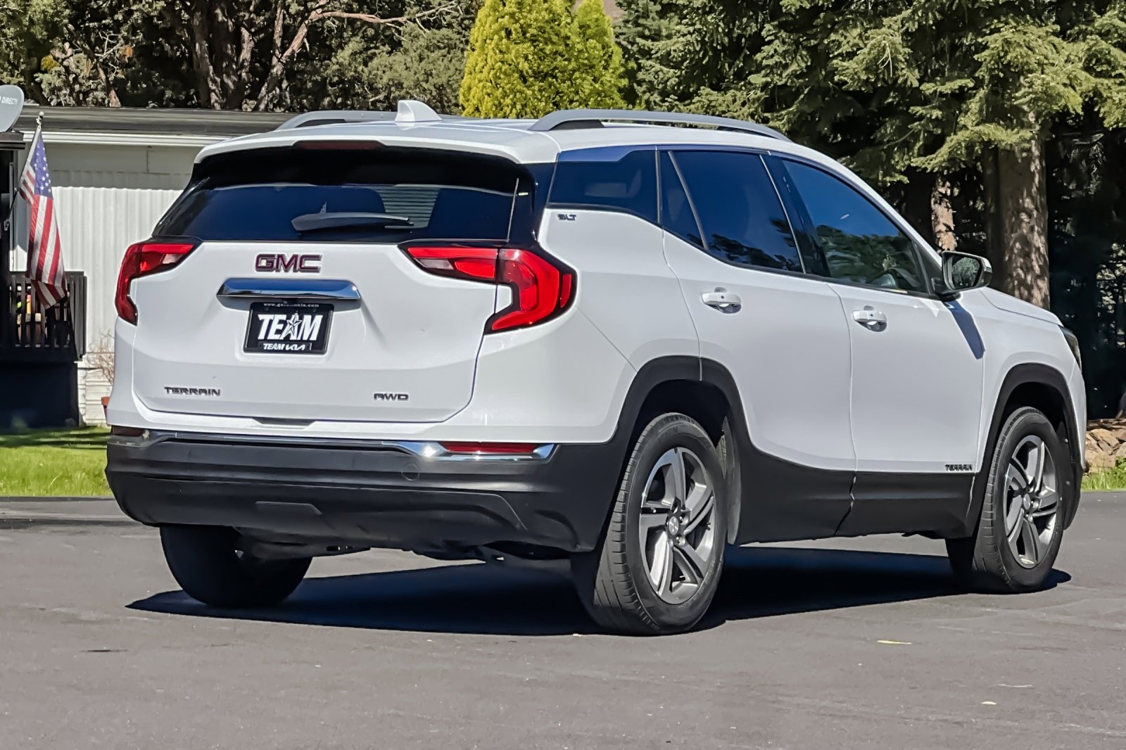 Used 2020 GMC Terrain SLT image 4
