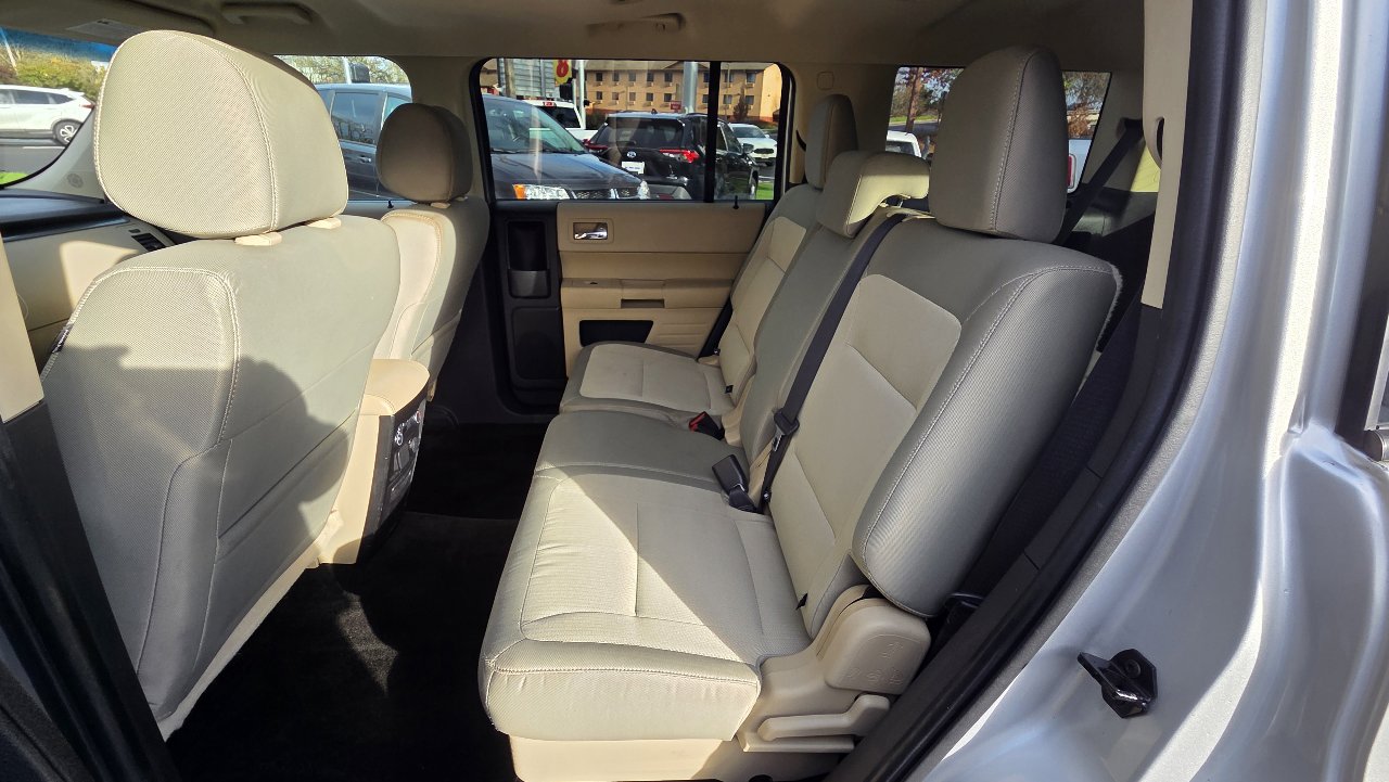 Used 2015 Ford Flex SE image 16