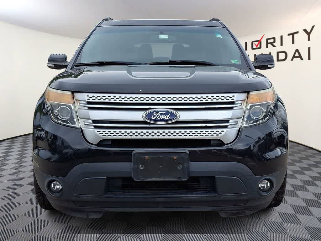 Used 2013 Ford Explorer XLT FWD image 2