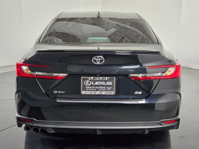 Used 2025 Toyota Camry SE image 5