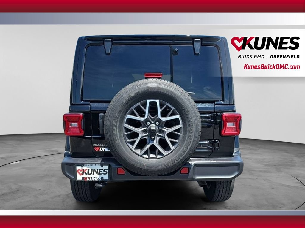 Used 2025 Jeep Wrangler Unlimited Sahara AWD/4WD image 6