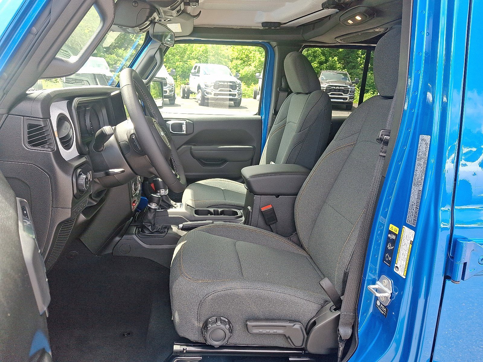 New 2025 Jeep Gladiator Willys image 9