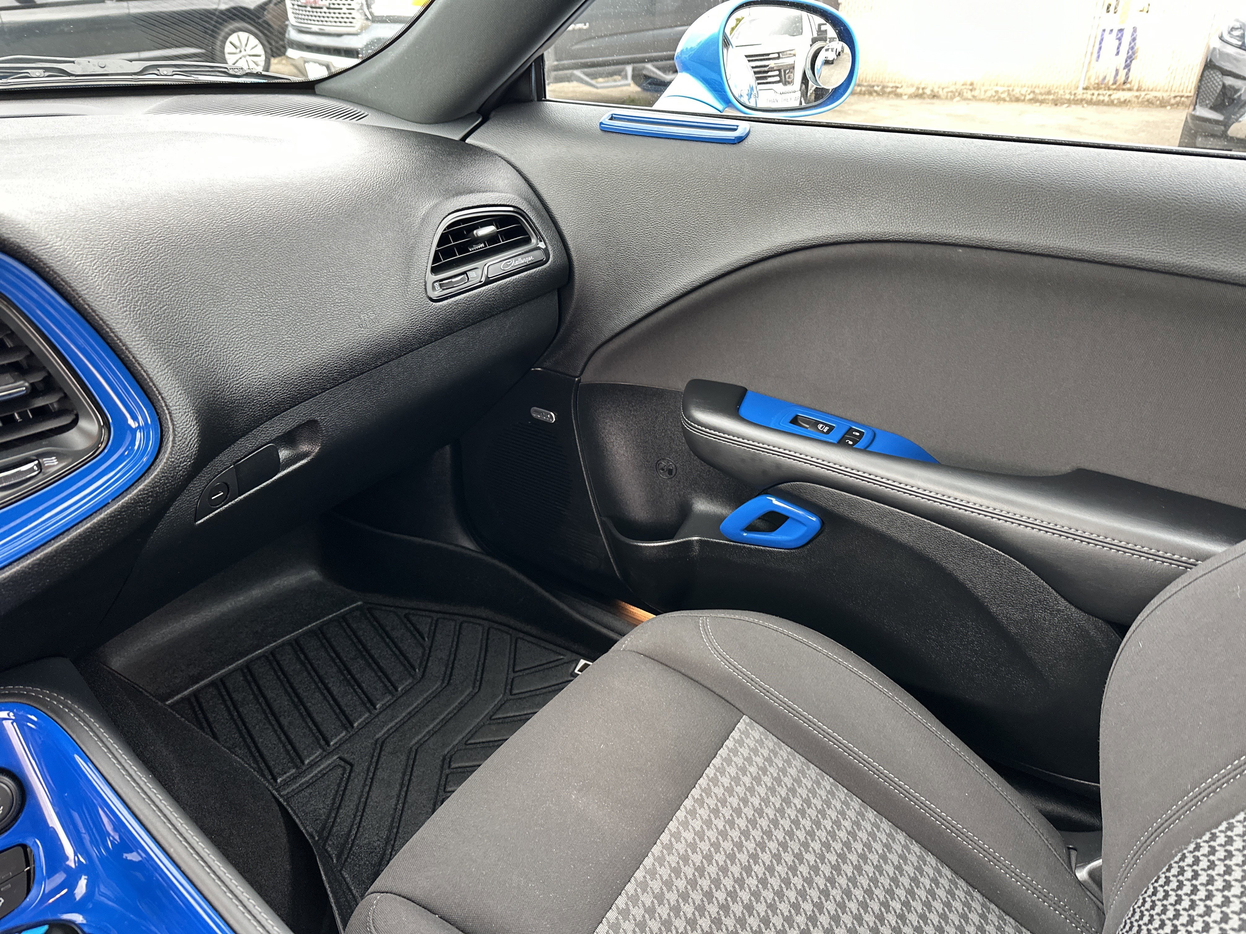 Used 2023 Dodge Challenger SXT w/ Blacktop Package image 24