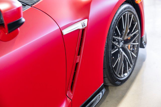 Used 2023 Nissan GT-R Premium w/ Premium Interior Package AWD/4WD image 21