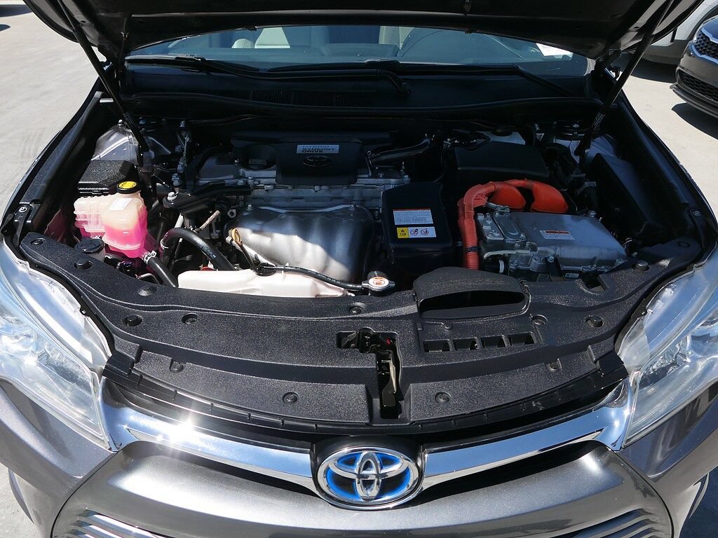 Used 2017 Toyota Camry XLE w/ Moonroof Package FWD image 31