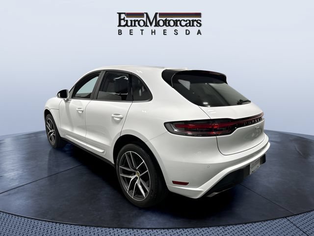 Used 2024 Porsche Macan AWD/4WD image 3