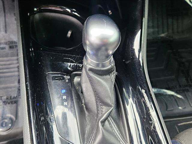Used 2021 Toyota C-HR XLE FWD image 12