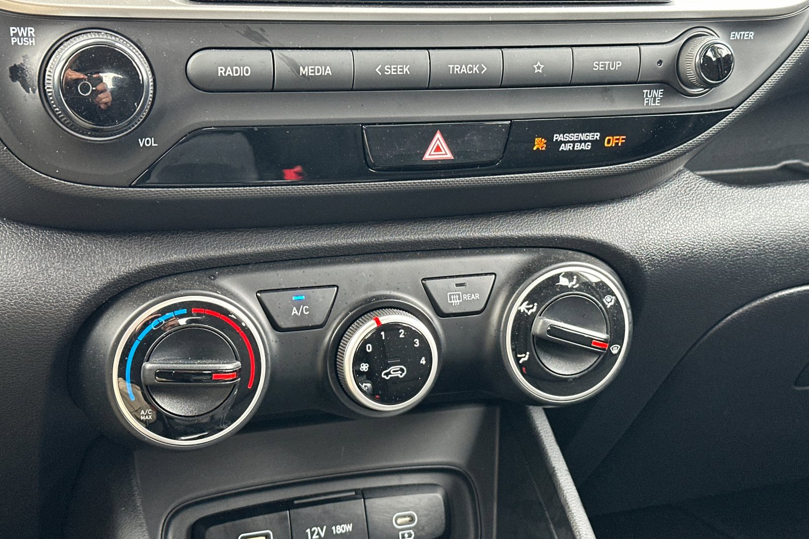 Used 2023 Hyundai Venue SE image 20