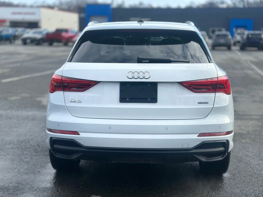 Used 2023 Audi Q3 2.0T Premium w/ Convenience Package image 4