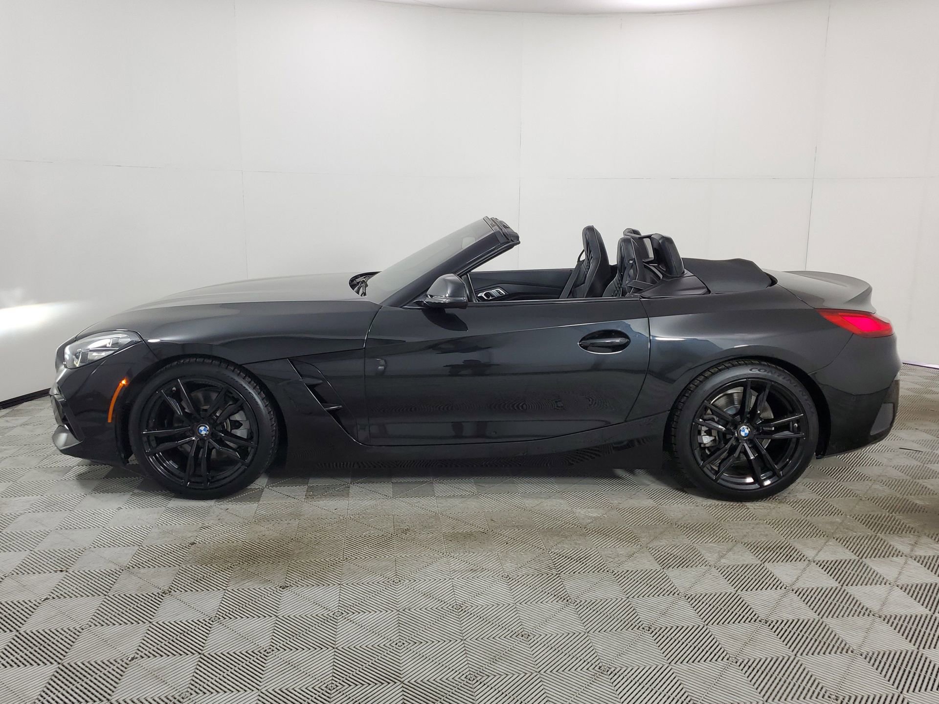 Used 2019 BMW Z4 sDrive30i w/ M Sport Package image 6