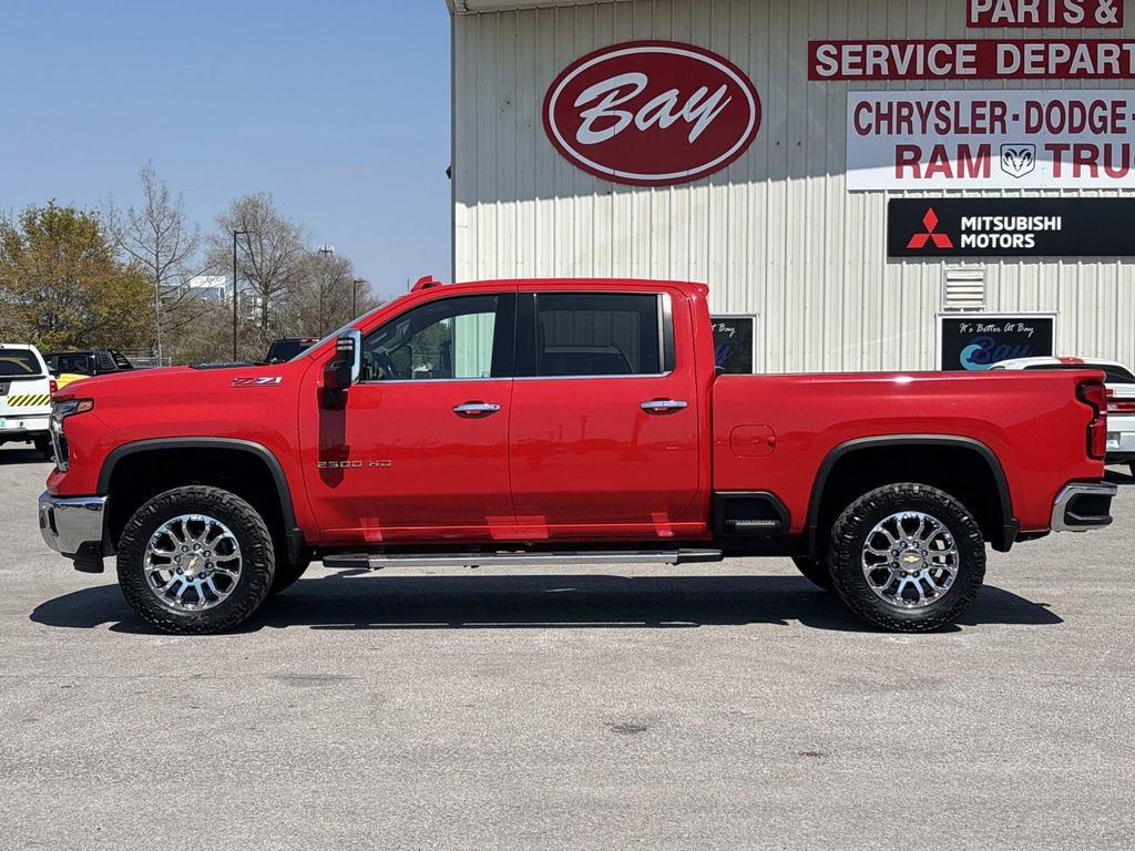 Used 2024 Chevrolet Silverado 2500 LTZ w/ LTZ Premium Package image 2