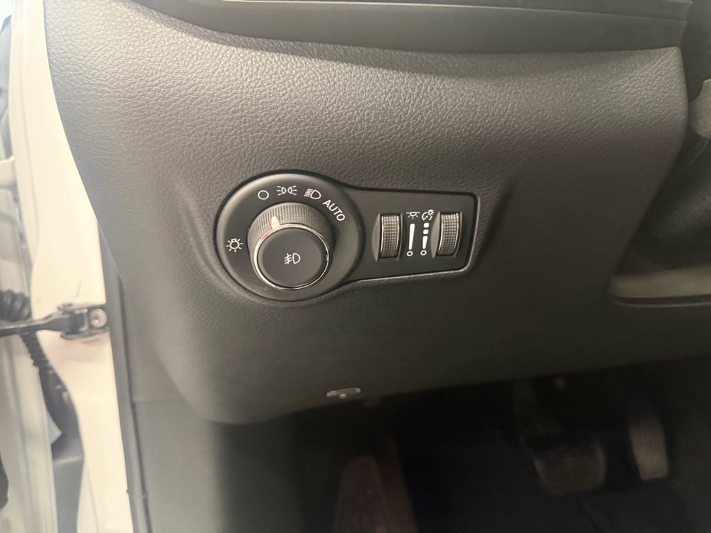 New 2026 Jeep Compass Limited image 13