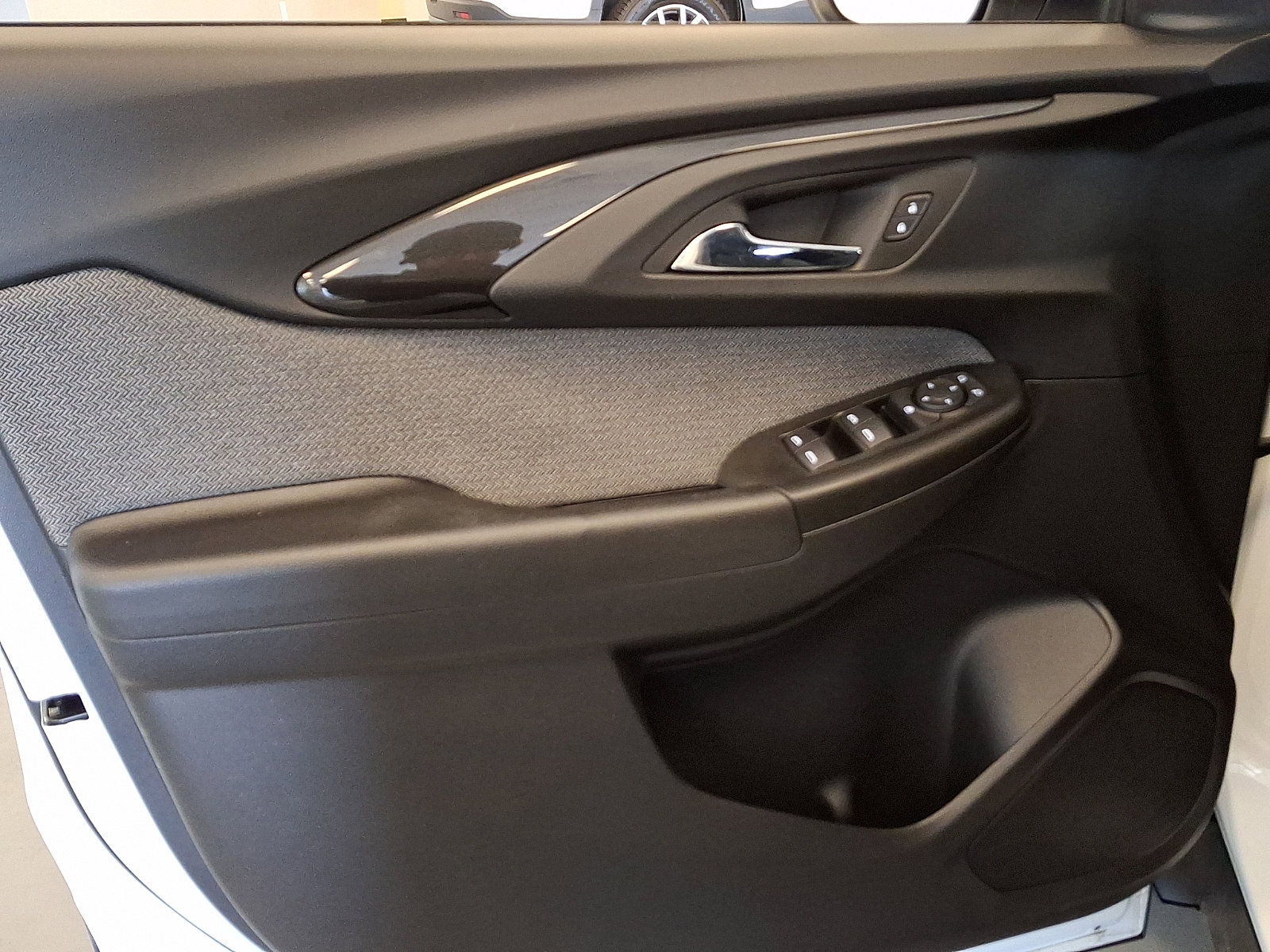 Certified 2022 Chevrolet TrailBlazer LT w/ LPO, Blackout Package image 12