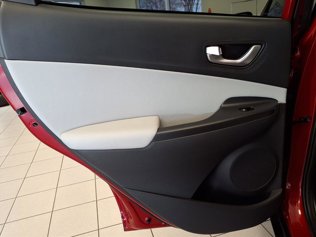 Used 2023 Hyundai Kona Limited image 17