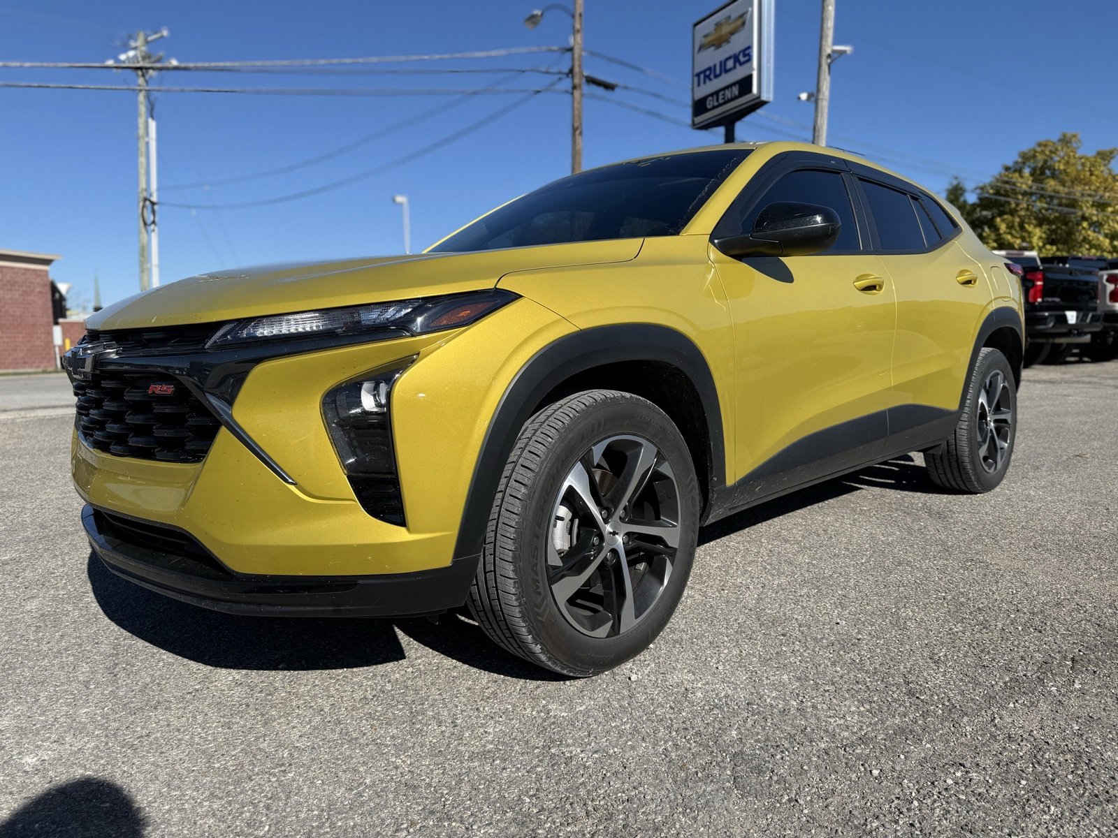 Used 2024 Chevrolet Trax RS w/ Sunroof Package image 2