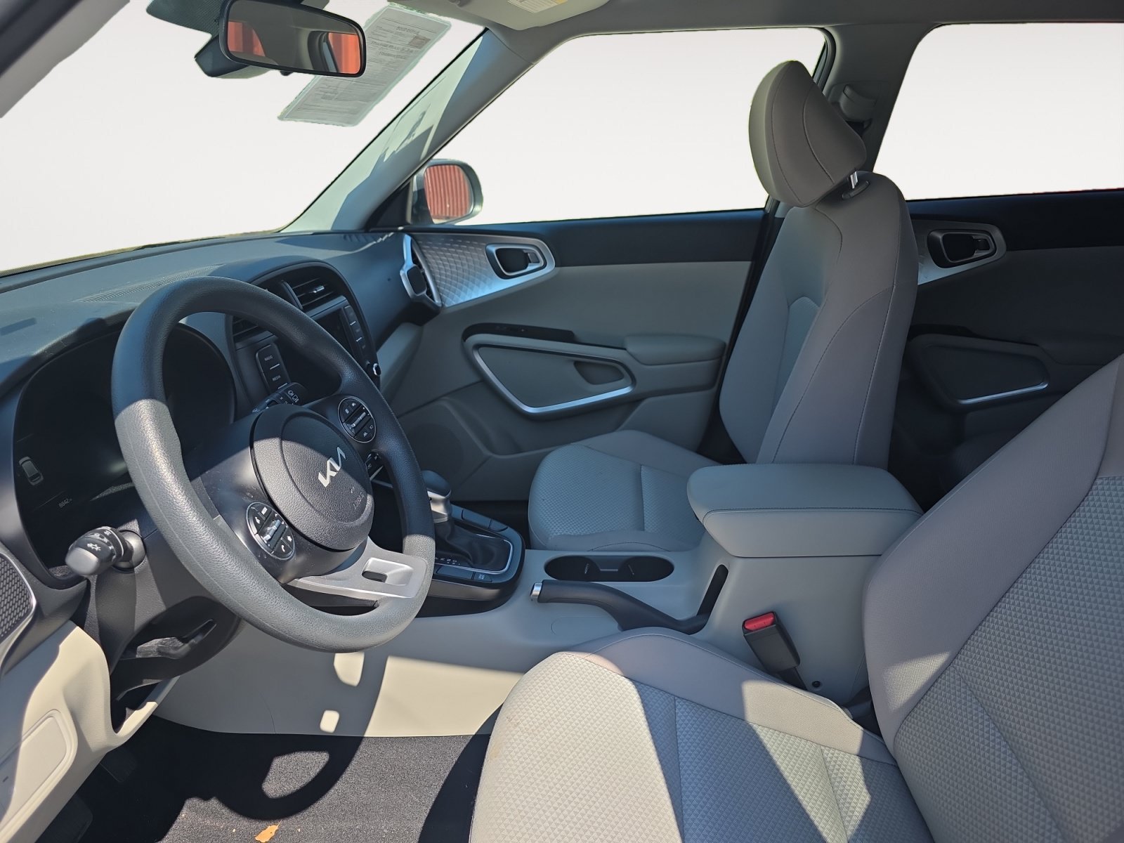 Certified 2025 Kia Soul LX w/ LX Technology Package FWD image 21