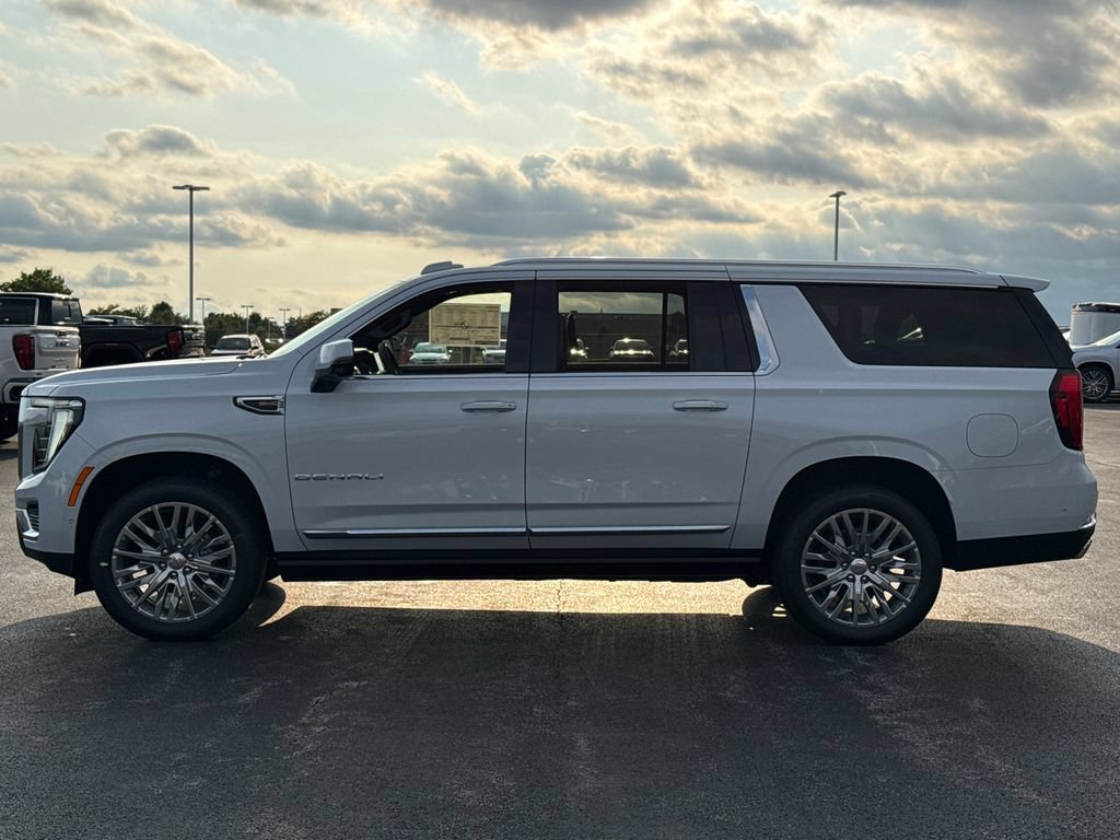 New 2026 GMC Yukon XL Denali w/ Denali Reserve Package AWD/4WD image 10