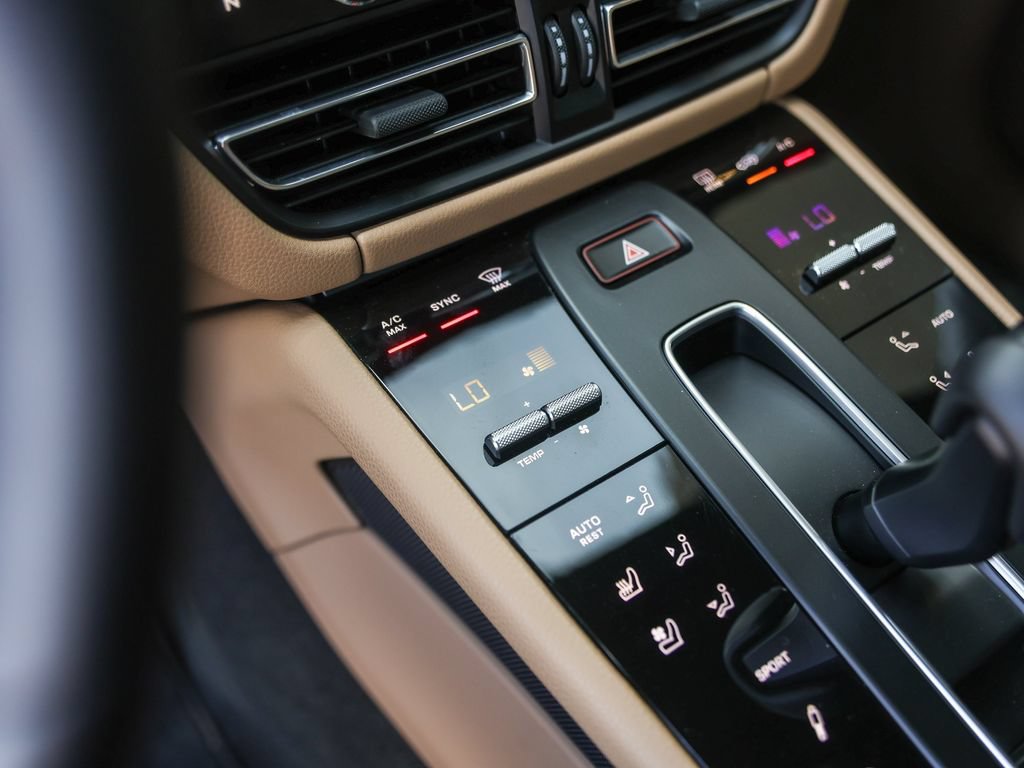 Certified 2026 Porsche Macan AWD/4WD image 22