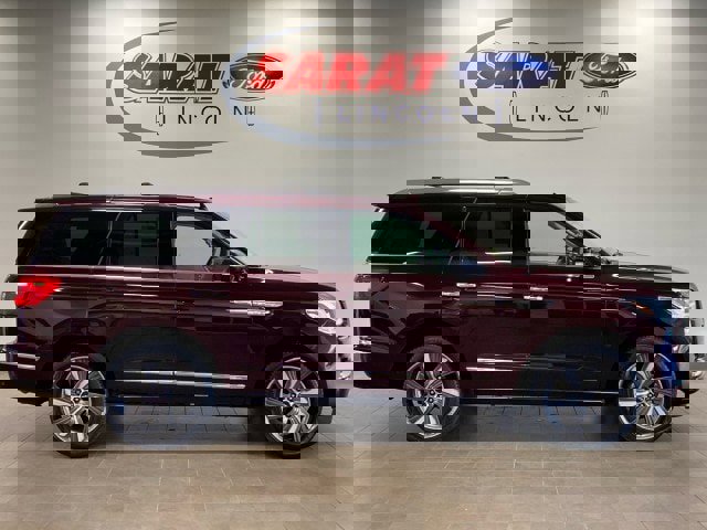 Used 2019 Lincoln Navigator Reserve image 1