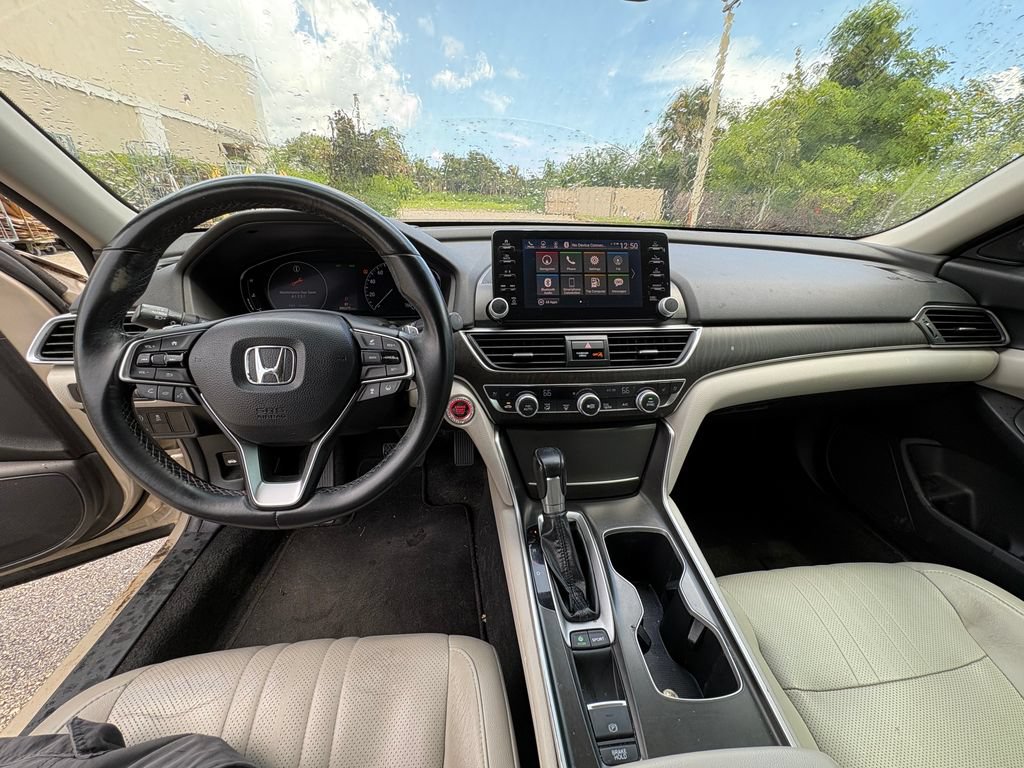 Used 2018 Honda Accord Touring image 6