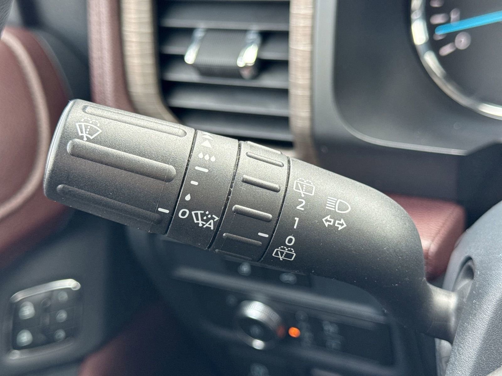 Used 2022 Ford Expedition Limited image 27