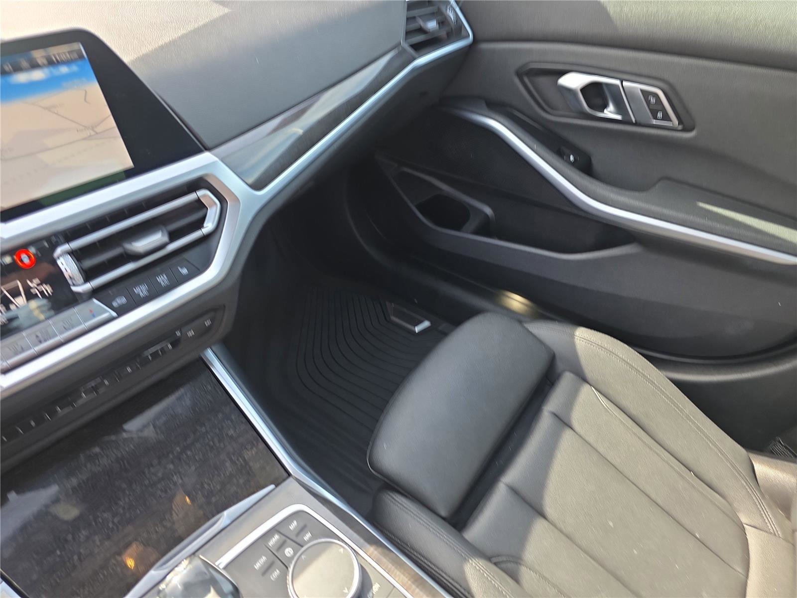 Used 2020 BMW 330i Sedan w/ Convenience Package image 25