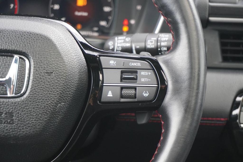 Used 2025 Honda Pilot Black Edition image 16