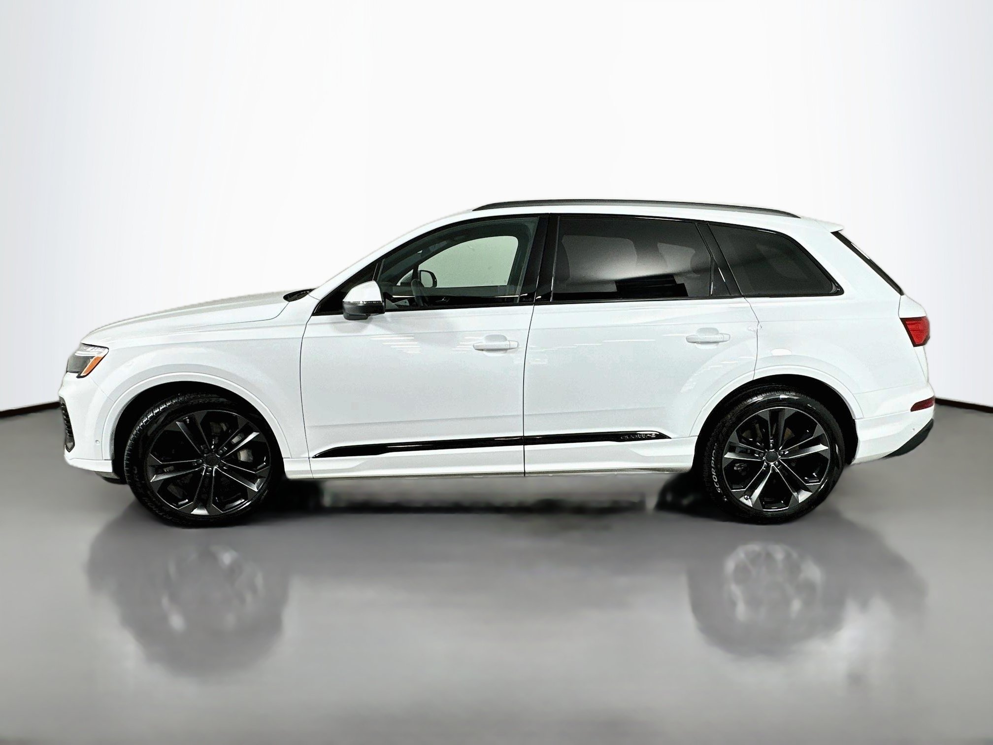 Used 2026 Audi Q7 3.0T Premium Plus w/ Premium Plus Package AWD/4WD image 4