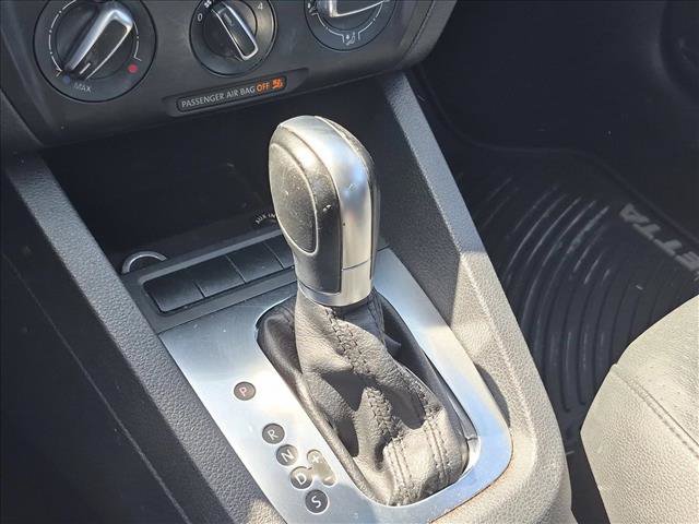 Used 2013 Volkswagen Jetta SE FWD image 12