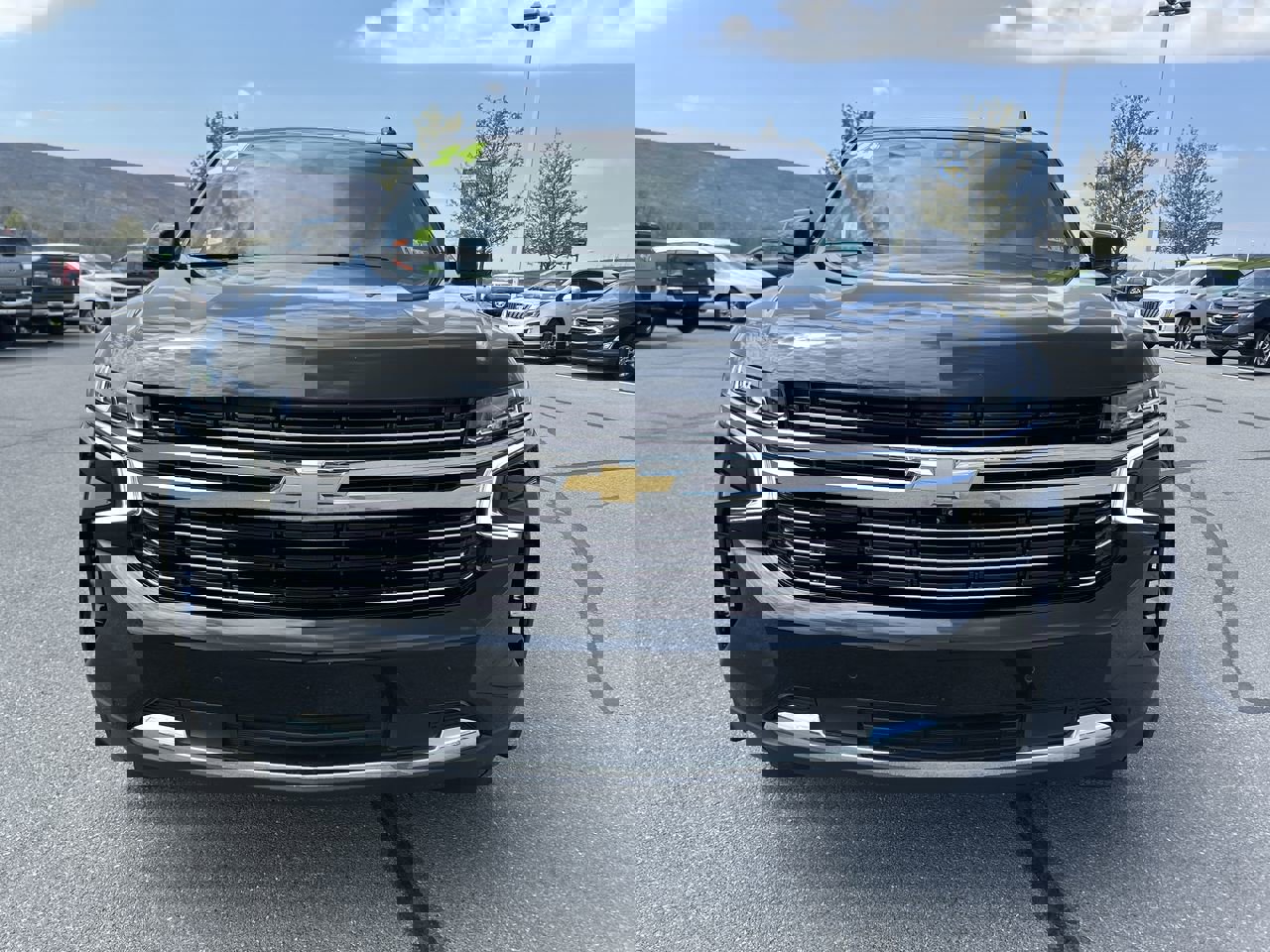 Used 2024 Chevrolet Tahoe LT w/ Luxury Package AWD/4WD image 13