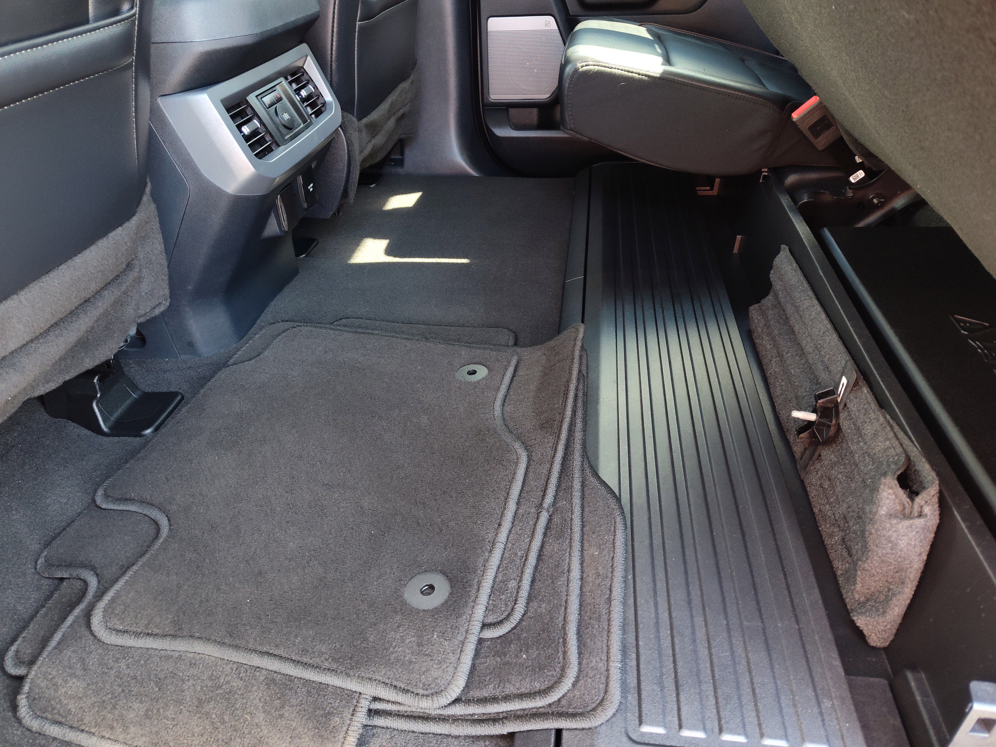 Used 2024 Ford F250 Lariat w/ Lariat Ultimate Package image 20