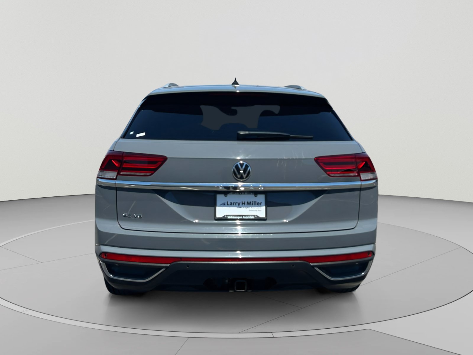 Used 2022 Volkswagen Atlas Cross Sport SE FWD image 4
