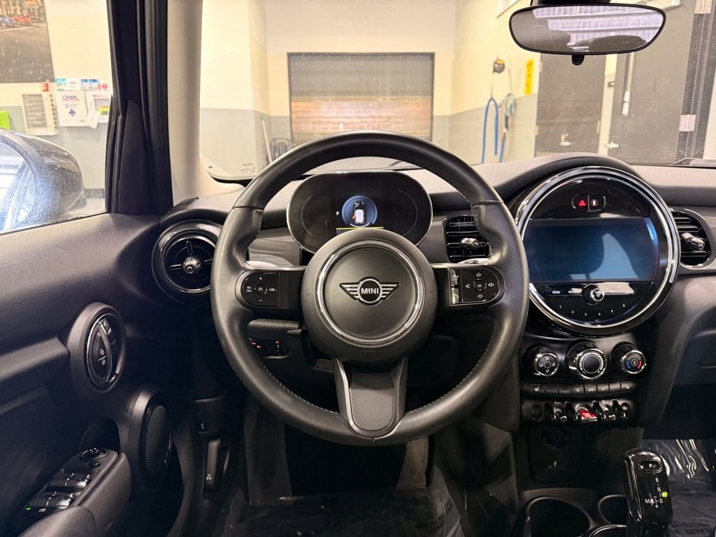Used 2022 MINI Cooper 4-Door Hardtop w/ Storage Package image 23
