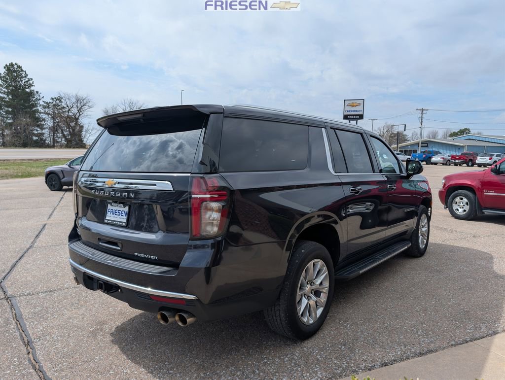 Used 2023 Chevrolet Suburban Premier image 5