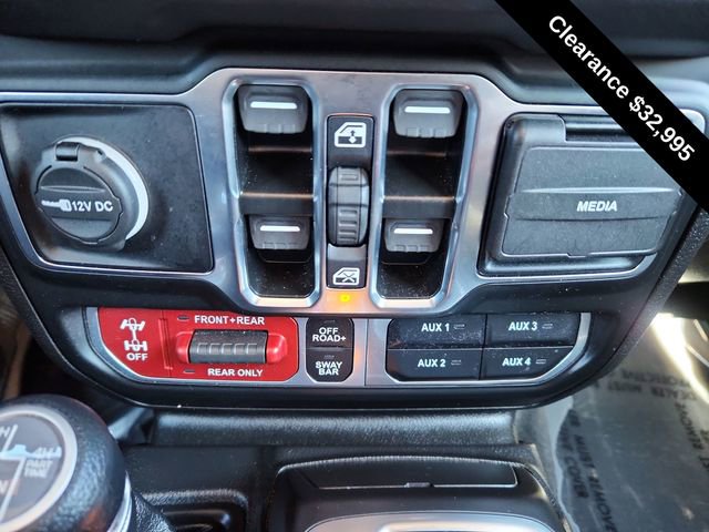 Used 2025 Jeep Wrangler Unlimited Rubicon 4xe AWD/4WD image 38