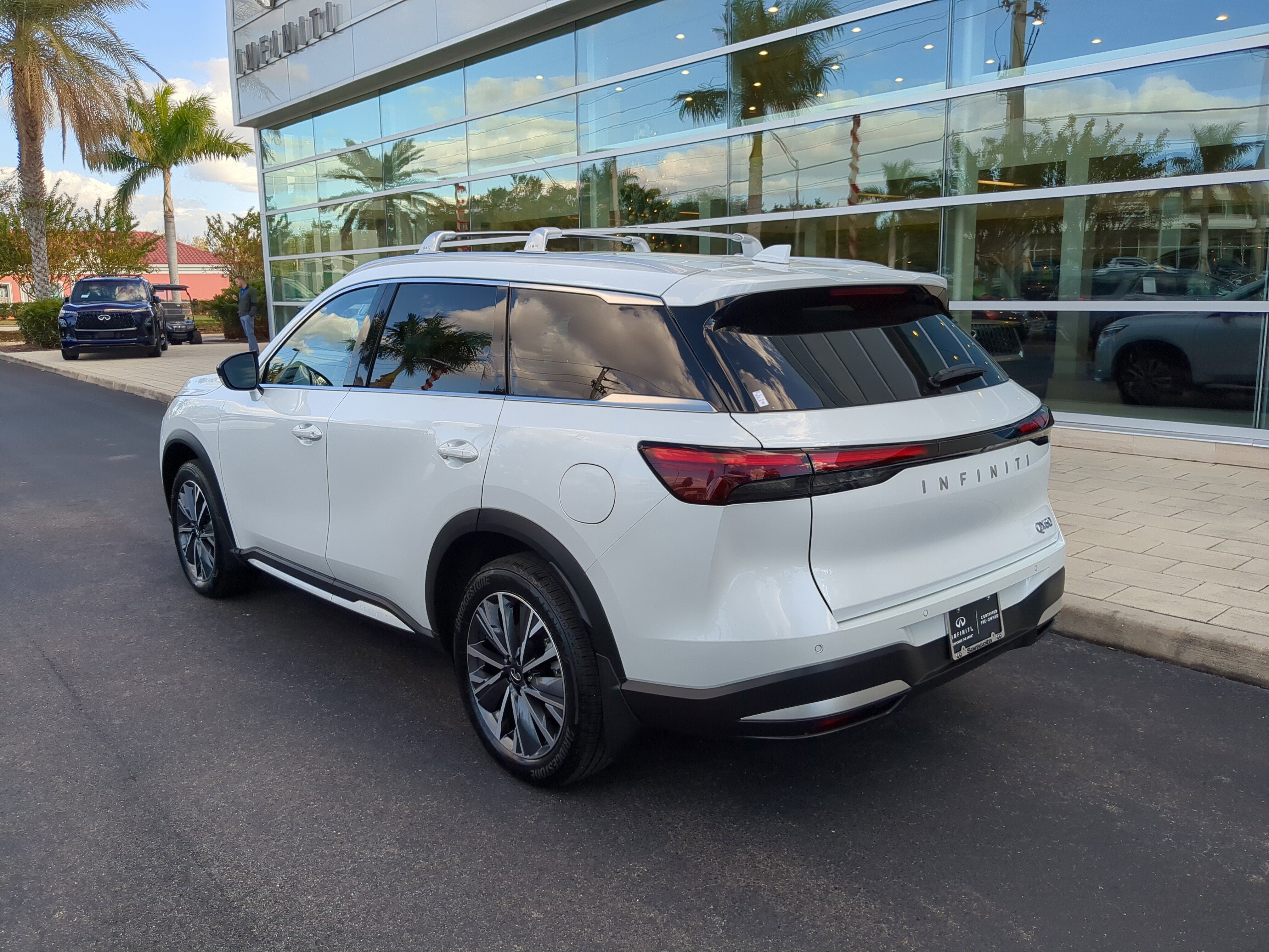 Used 2026 INFINITI QX60 Luxe w/ Cargo Package image 6