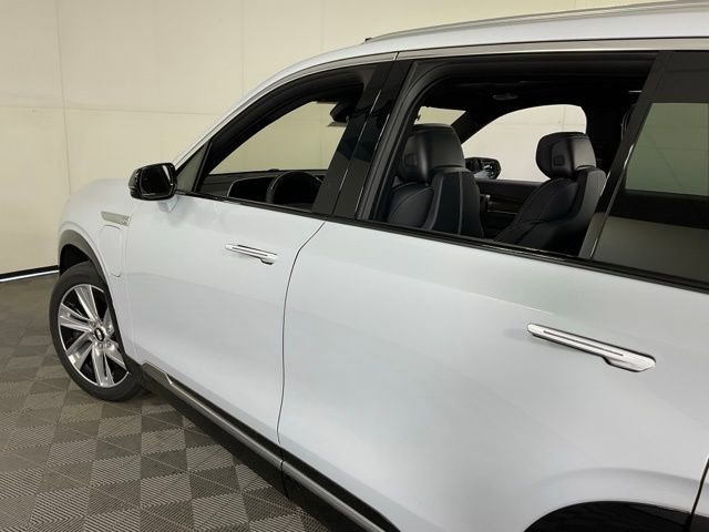 New 2026 Cadillac Vistiq Premium Luxury AWD/4WD image 38